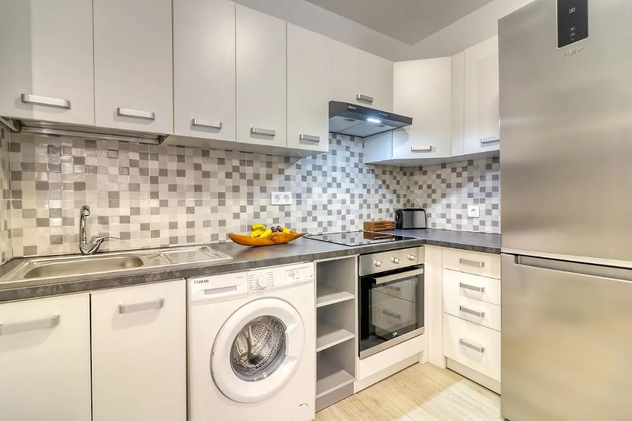 Cozy Main Square And Beachfront 3-Bedrooms Apartment Los Cristianos  Los Cristianos (Tenerife)