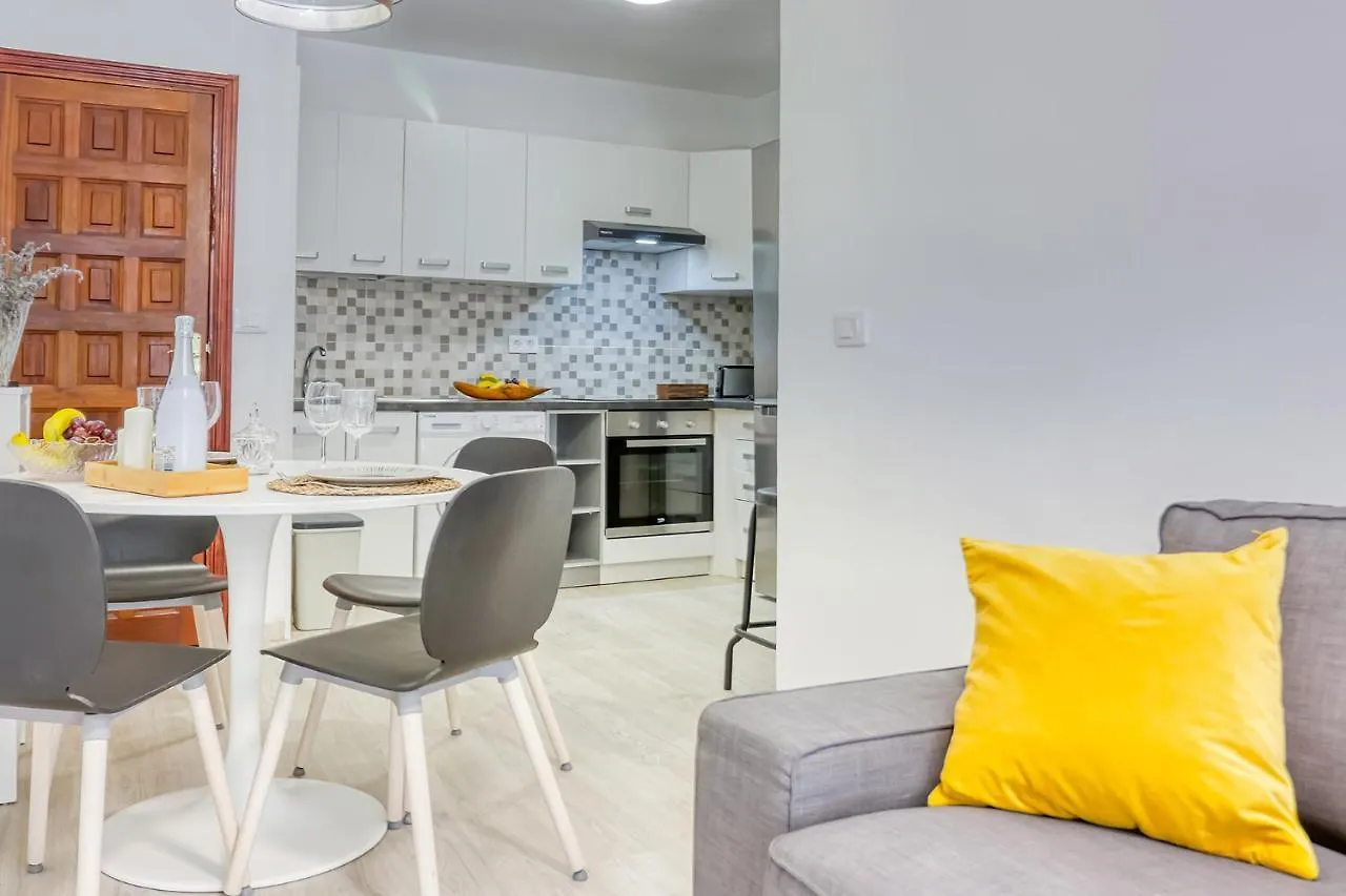 Cozy Main Square And Beachfront 3-Bedrooms Apartment Los Cristianos  Spain