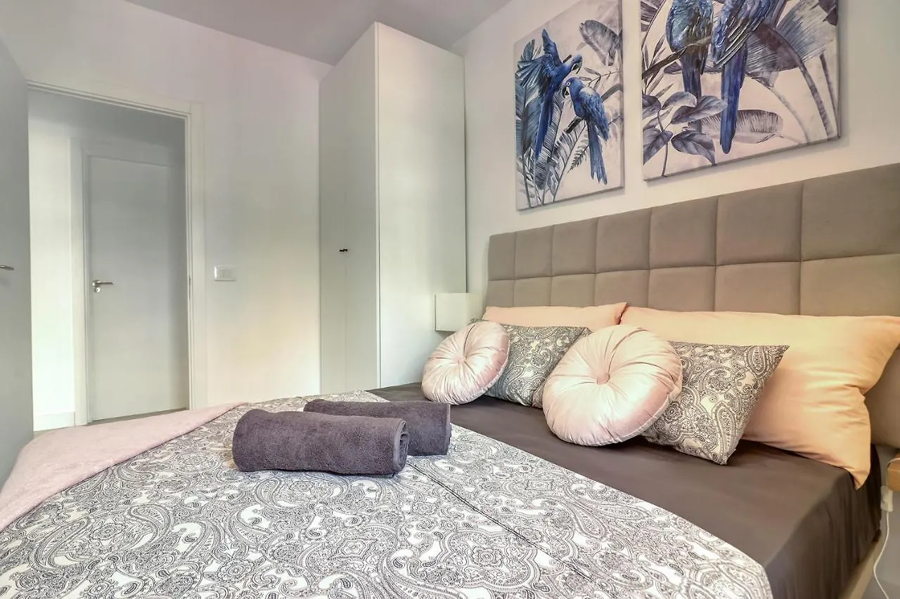 Cozy Main Square And Beachfront 3-Bedrooms Apartment Los Cristianos  0*, Los Cristianos (Tenerife)