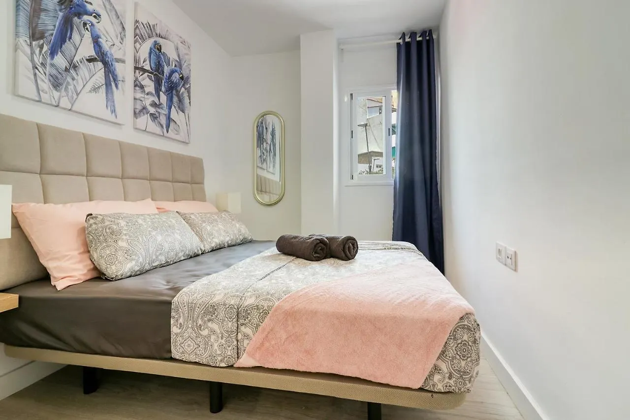 Cozy Main Square And Beachfront 3-Bedrooms Apartment Los Cristianos  Spain