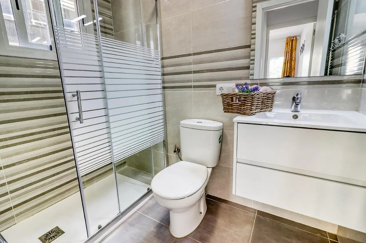 Cozy Main Square And Beachfront 3-Bedrooms Apartment Los Cristianos