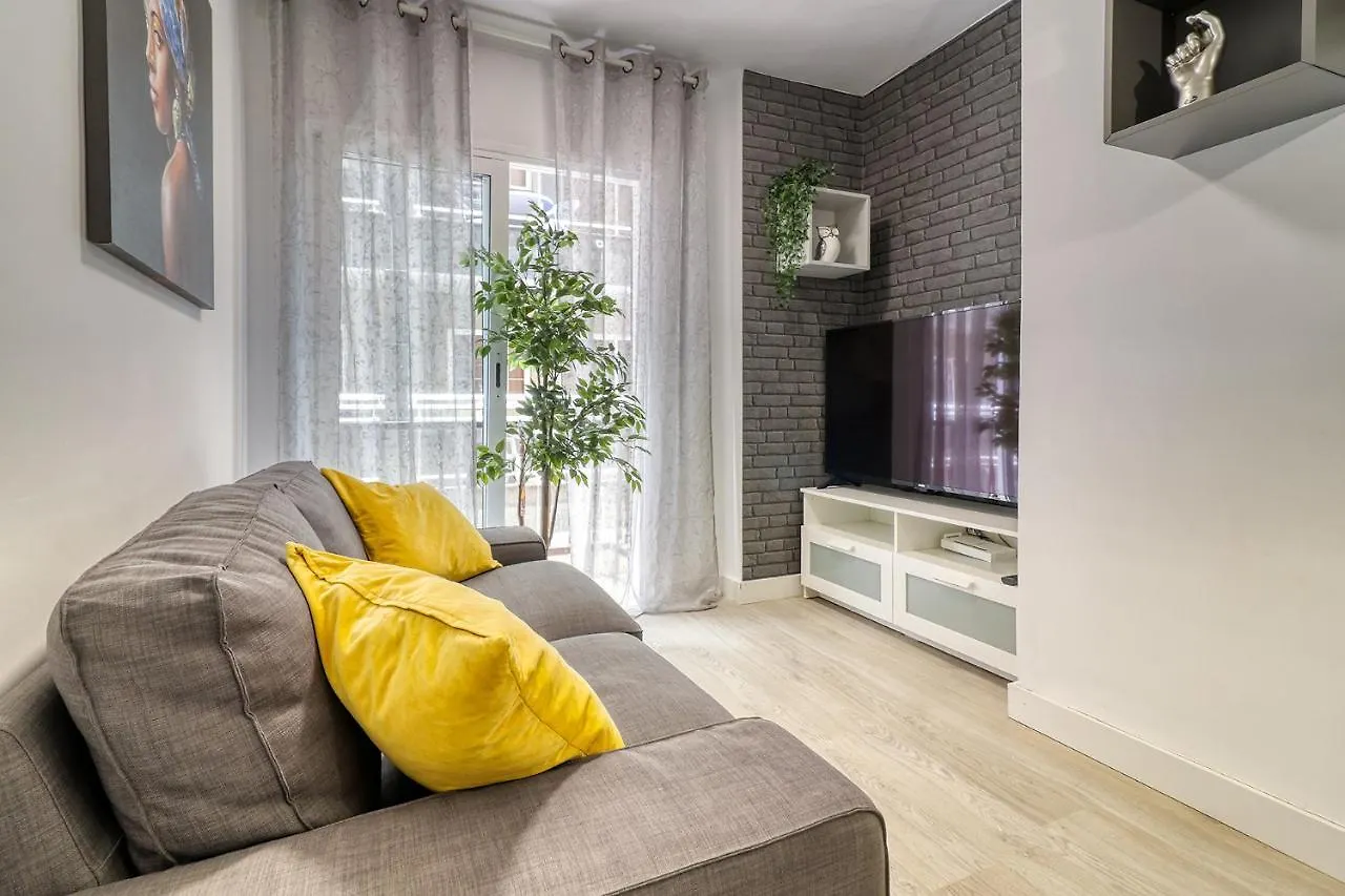 Cozy Main Square And Beachfront 3-Bedrooms Apartment Los Cristianos