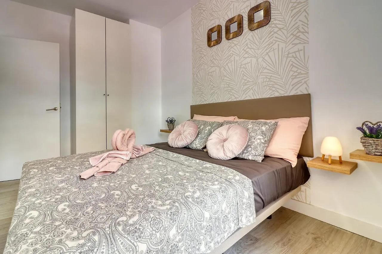 Cozy Main Square And Beachfront 3-Bedrooms Apartment Los Cristianos  Los Cristianos (Tenerife)